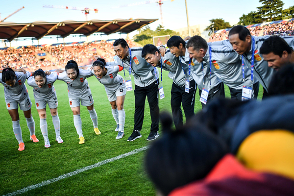 父亲节快乐！女足世界杯上，那些如师如父亦兄亦友的男教练们