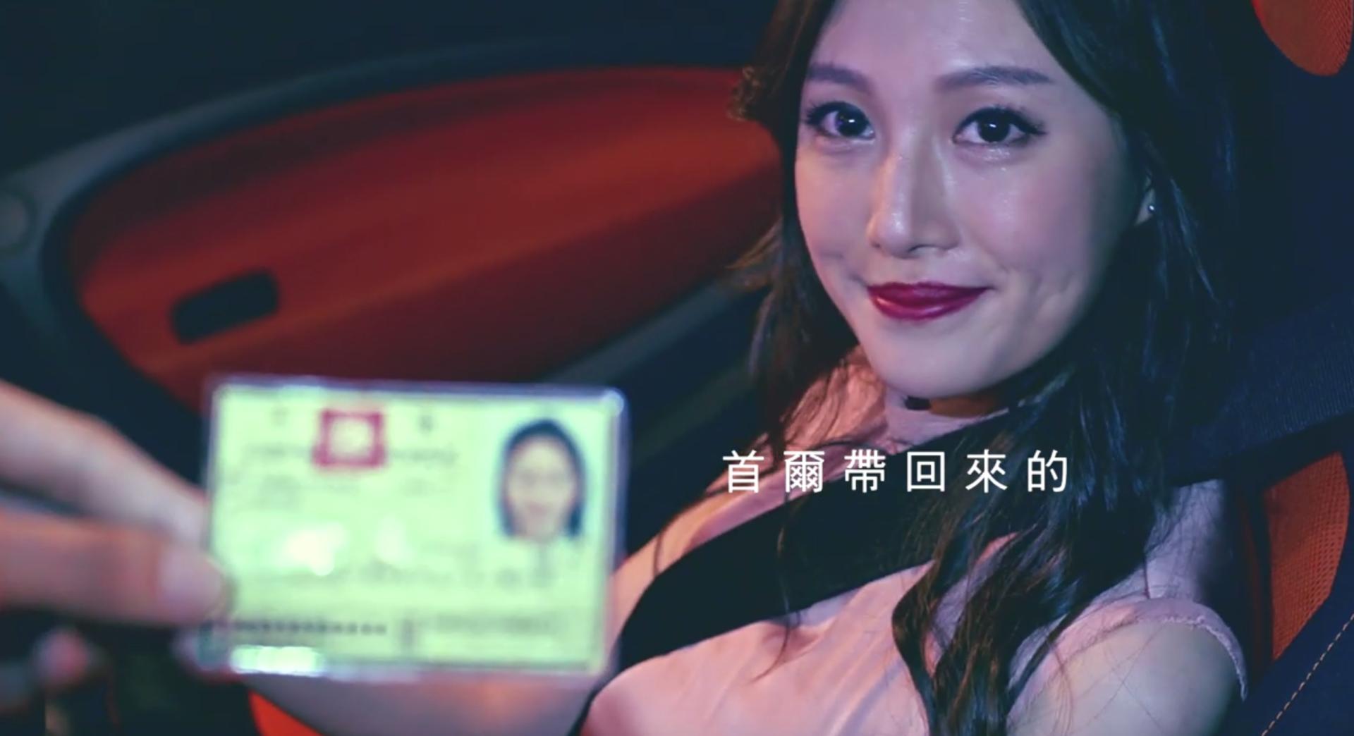 晒过曼谷阳光的小麦肌，走过罗马街头的水泡，皆是旅行的纪念品