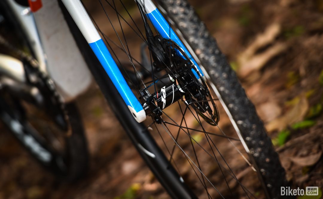 一车遛天下？小编为什么要选CUBECROSSRACE越野公路车