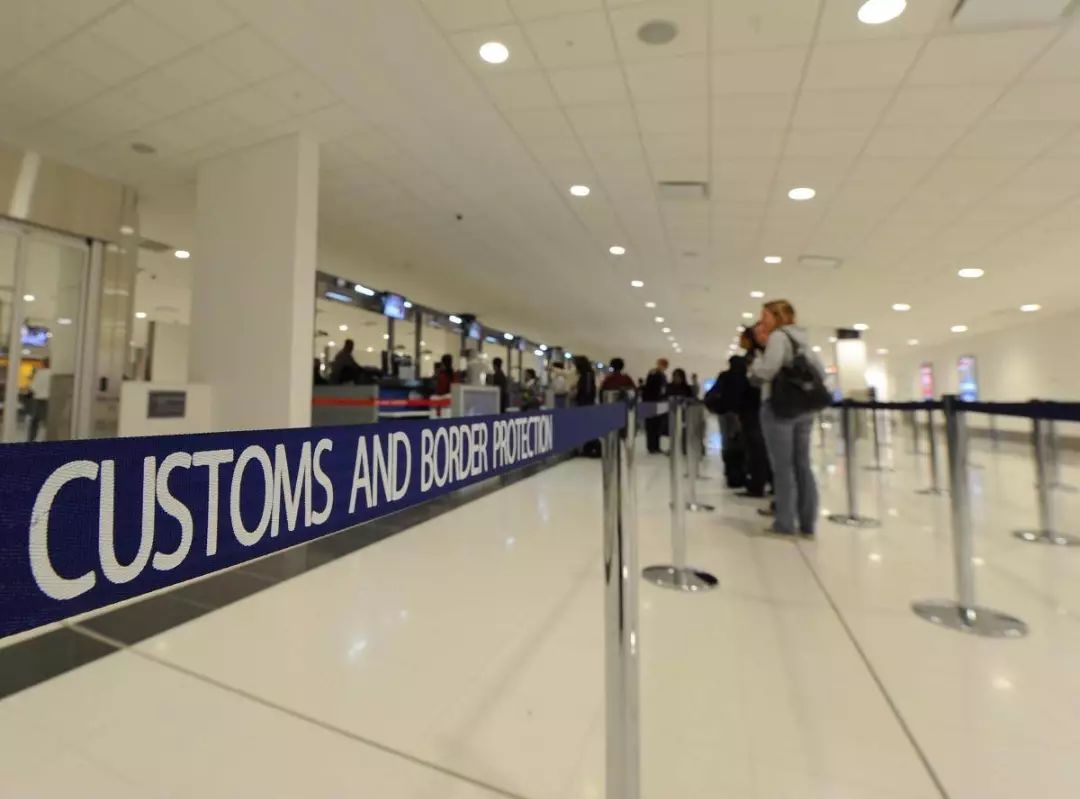 坐飞机安检小知识问答,坐飞机安检的流程和关注事项