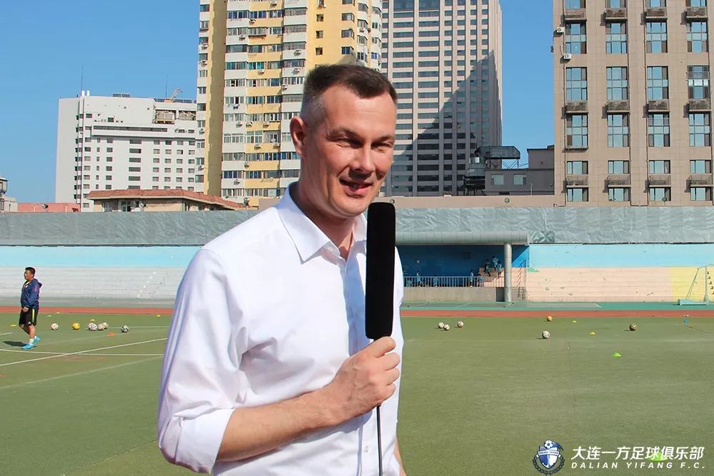 「蓝·青训」欧洲青训专家团考察万达4所基地校赞中国青训在前进