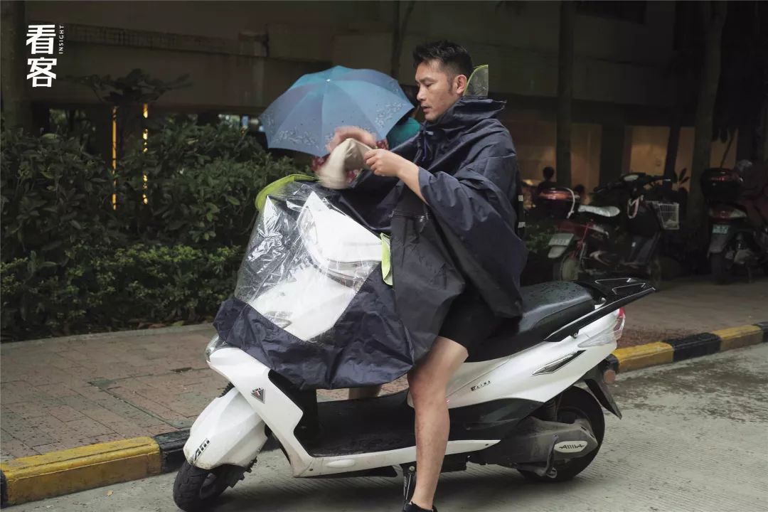 跑腿小哥三年102万,跑腿小哥日常生活