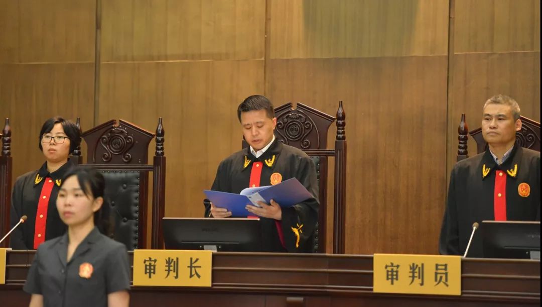 死刑犯杀害狱警越狱事件,重庆杀害狱警刺伤法官案