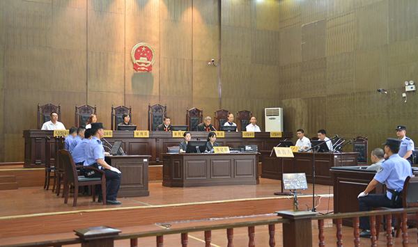 刑满释放杀狱警刺伤法官案,重庆杀害狱警