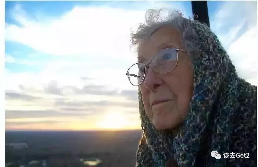 70岁老人带癌症去旅行,老人得癌症去各地旅游