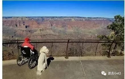 70岁老人带癌症去旅行,老人得癌症去各地旅游