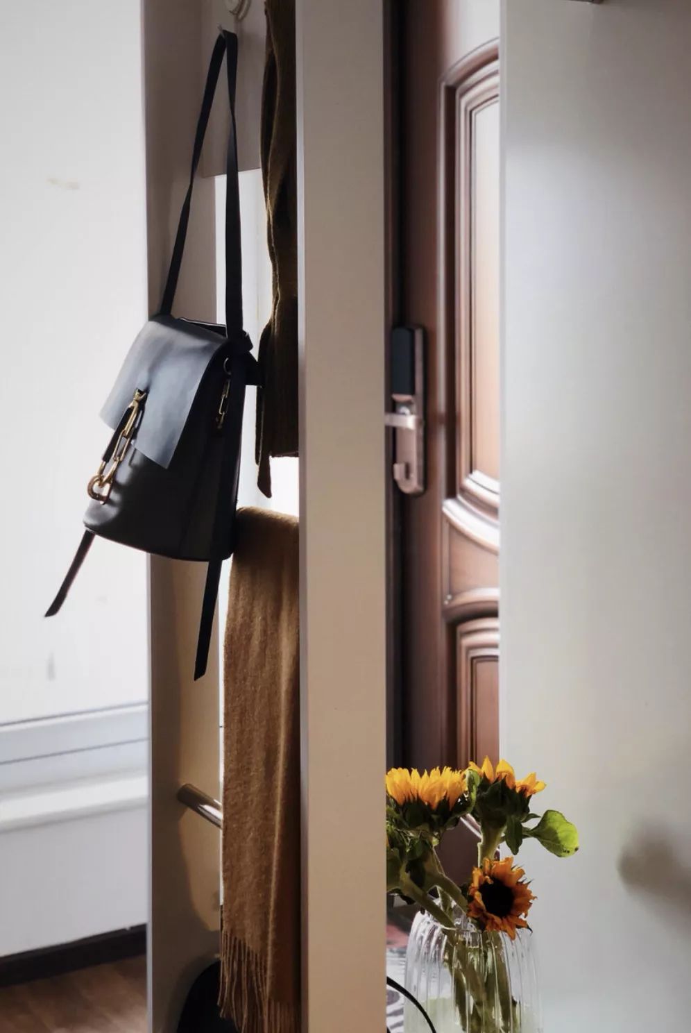 prada包包日常护理 (包包的护理方法和关注事项)