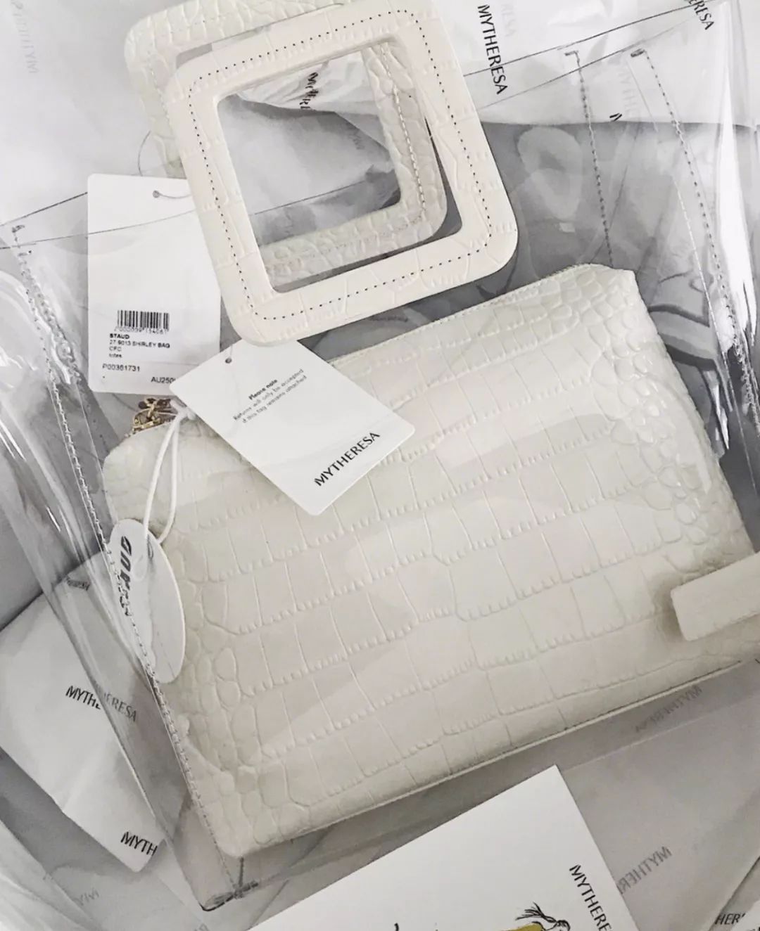 prada包包日常护理 (包包的护理方法和关注事项)