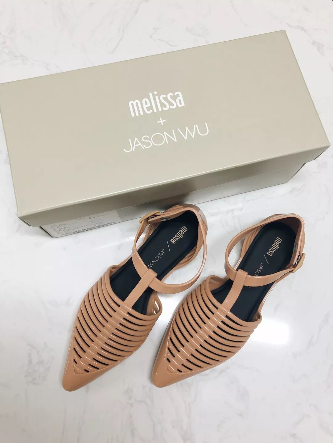 prada包包日常护理 (包包的护理方法和关注事项)