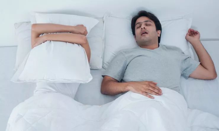 打呼噜也是一种病吗,睡觉打呼噜怎么治民间止鼾妙招