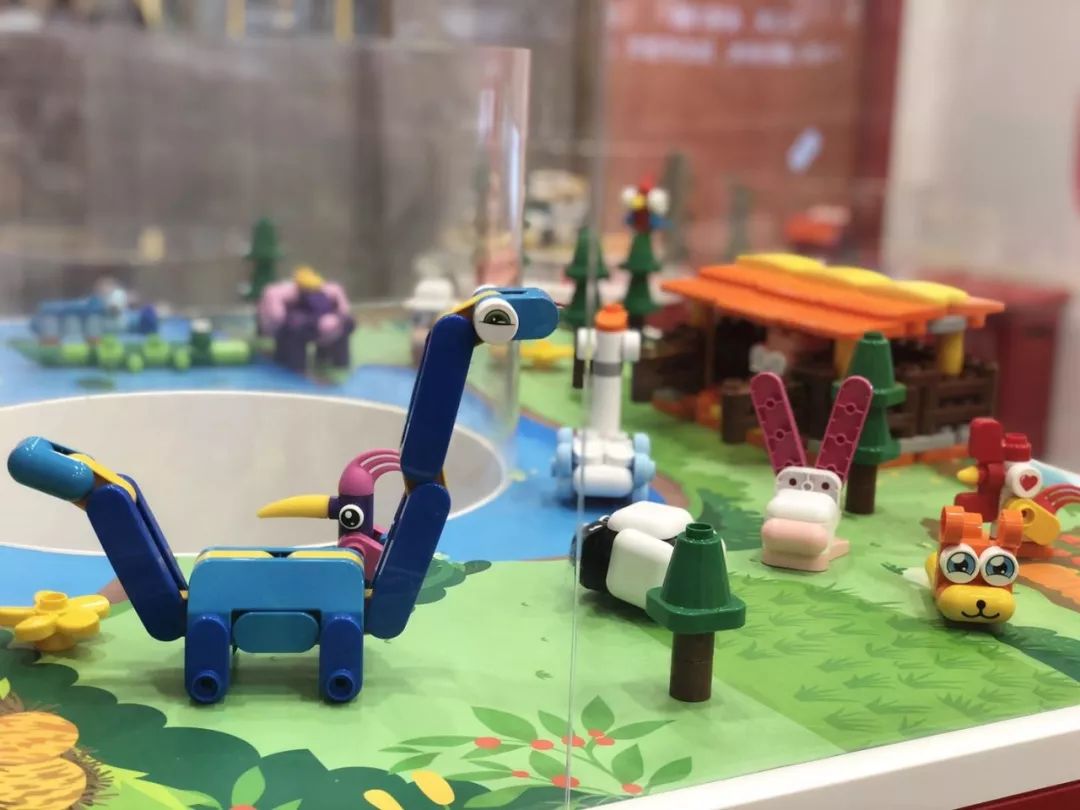 二宝爸探店|魔都市中心新开了一家布鲁可积木店！还请你们带娃免费来体验拼搭~