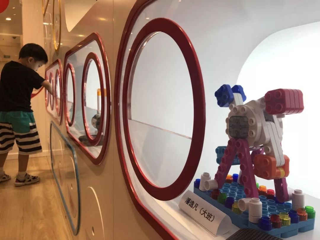 二宝爸探店|魔都市中心新开了一家布鲁可积木店！还请你们带娃免费来体验拼搭~