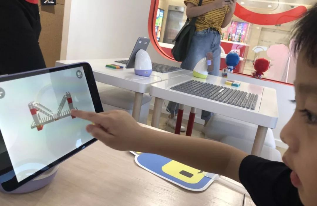 二宝爸探店|魔都市中心新开了一家布鲁可积木店！还请你们带娃免费来体验拼搭~