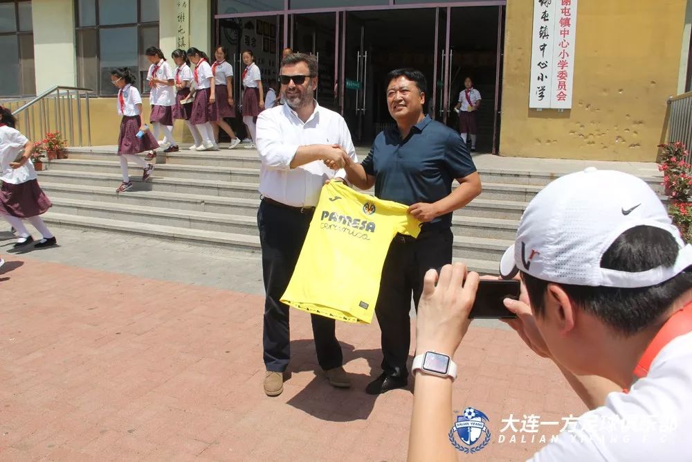 「蓝·青训」专家团完成10所基地校考察城市足球底蕴助力发展