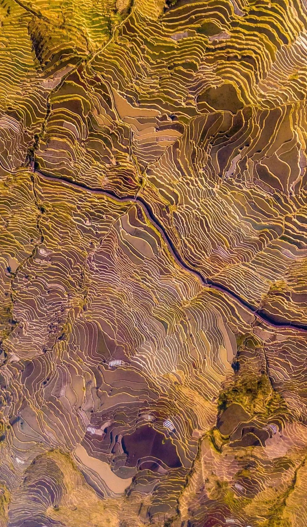 「荐读」朋友圈消失两年，他独自航拍中国，照片惊艳世界