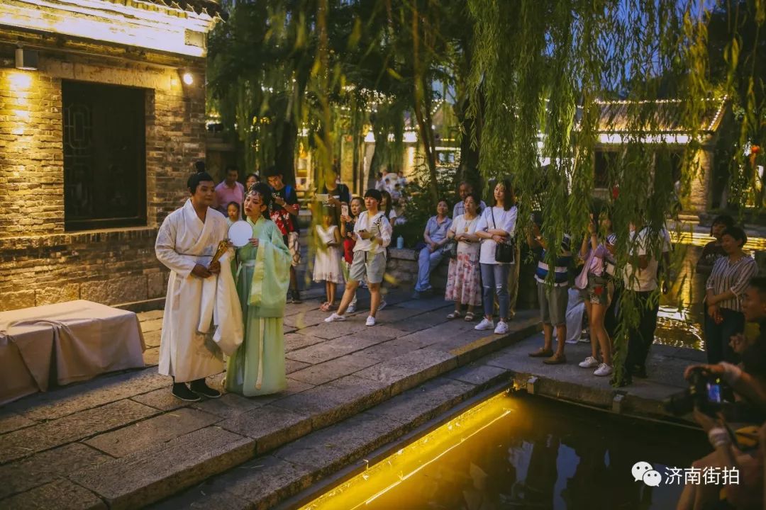 济南市市中心夜市,济南夜里12点的夜市