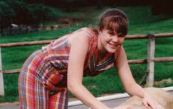 *兽禽**！12岁的女孩们每晚被不同的男人性侵，还排轮班表！