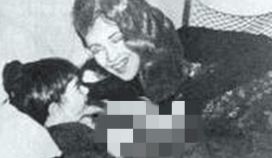 *兽禽**！12岁的女孩们每晚被不同的男人性侵，还排轮班表！