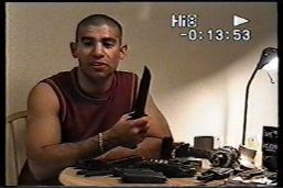 *兽禽**！12岁的女孩们每晚被不同的男人性侵，还排轮班表！