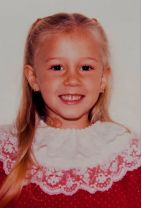 *兽禽**！12岁的女孩们每晚被不同的男人性侵，还排轮班表！