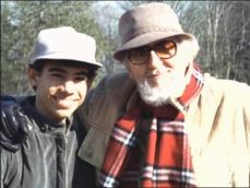 *兽禽**！12岁的女孩们每晚被不同的男人性侵，还排轮班表！