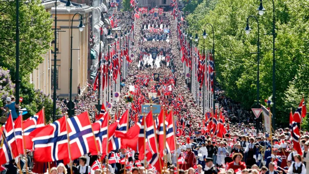 每个人的心底深处都有一个人,每个人的心底总藏着一个人