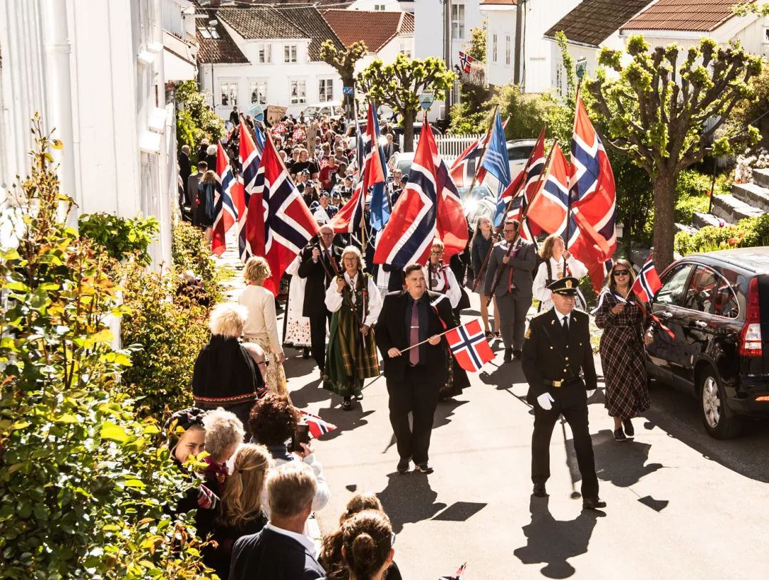 每个人的心底深处都有一个人,每个人的心底总藏着一个人