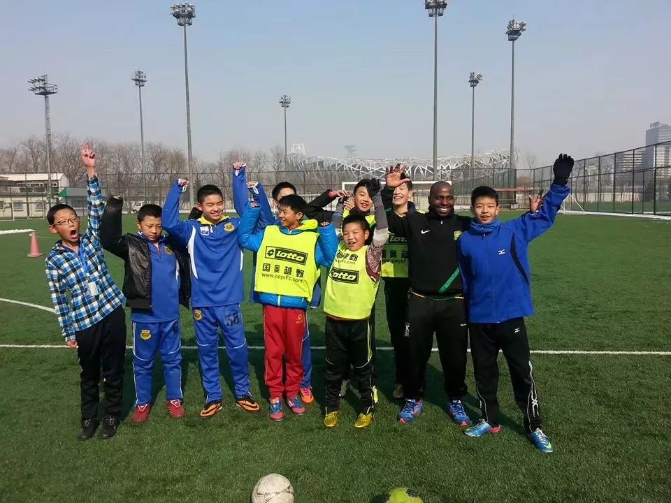 全国青少年足球夏令营在上海开营,青少年足球夏令营火热报名中