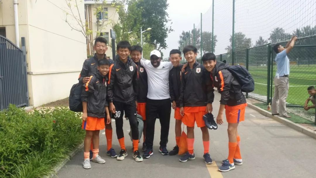 全国青少年足球夏令营在上海开营,青少年足球夏令营火热报名中