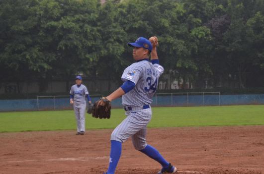 探访全国首支公安棒球队：男女混编，力争佳绩