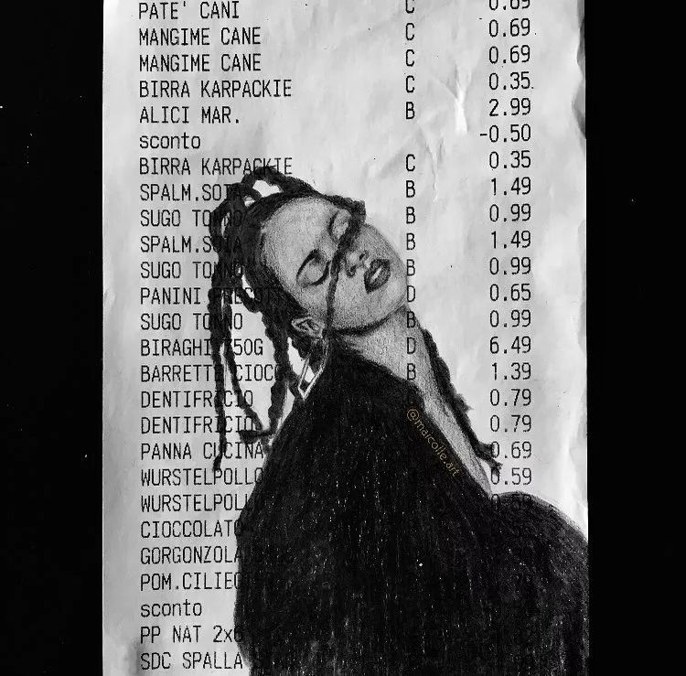 画纸用光了？多去几趟超市就有了。他把购物小票秒变成世界名画