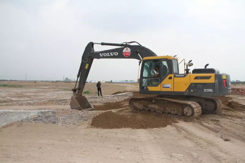 太阳升起在桑干河上,太阳照在了桑干河上朗读