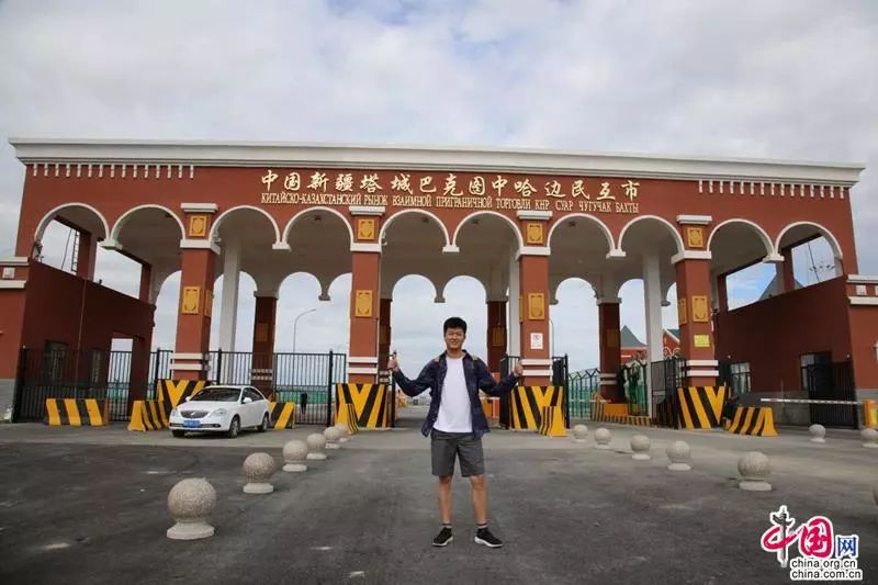 【记者的*疆新**日记】塔城印象：一棵橡树满城风情