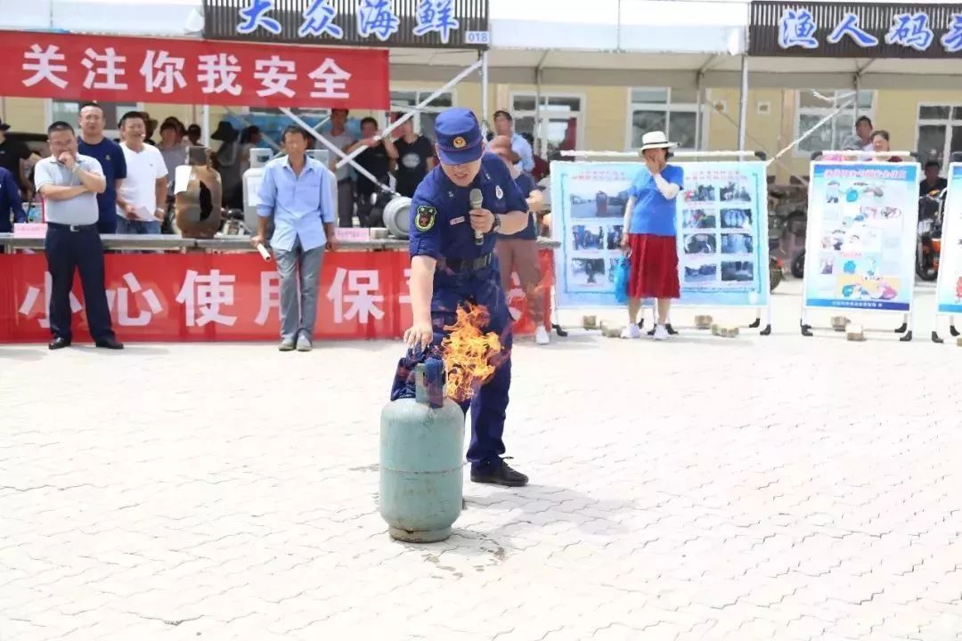 气瓶着火了关气瓶回火视频,气瓶起火如何灭