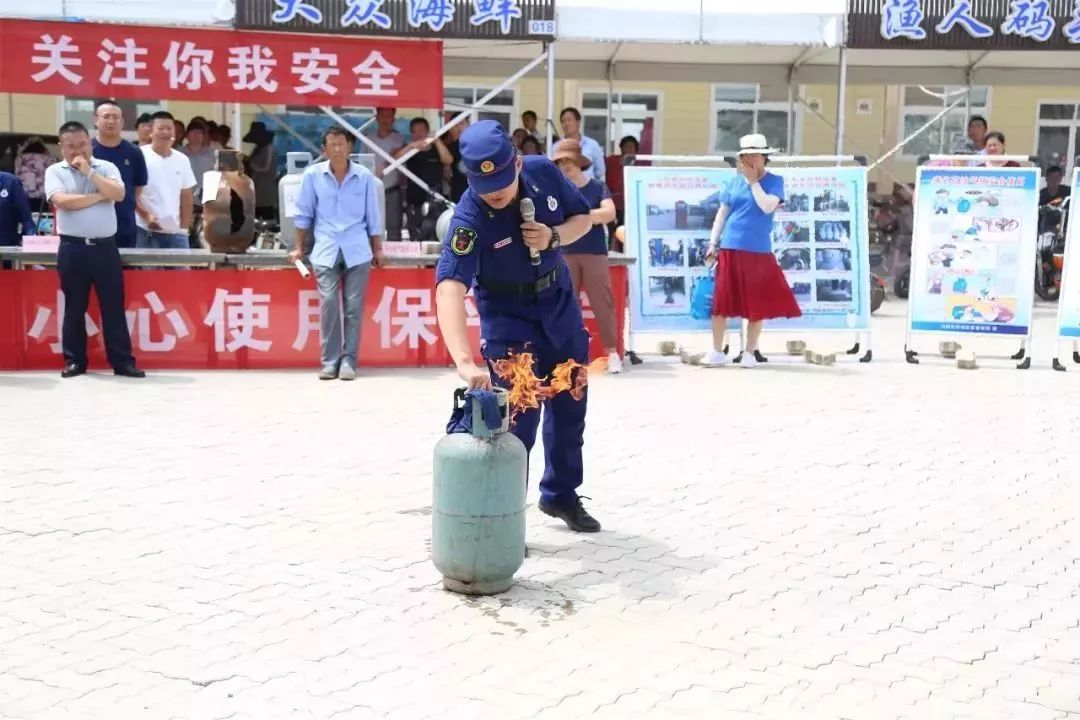 气瓶着火了关气瓶回火视频,气瓶起火如何灭