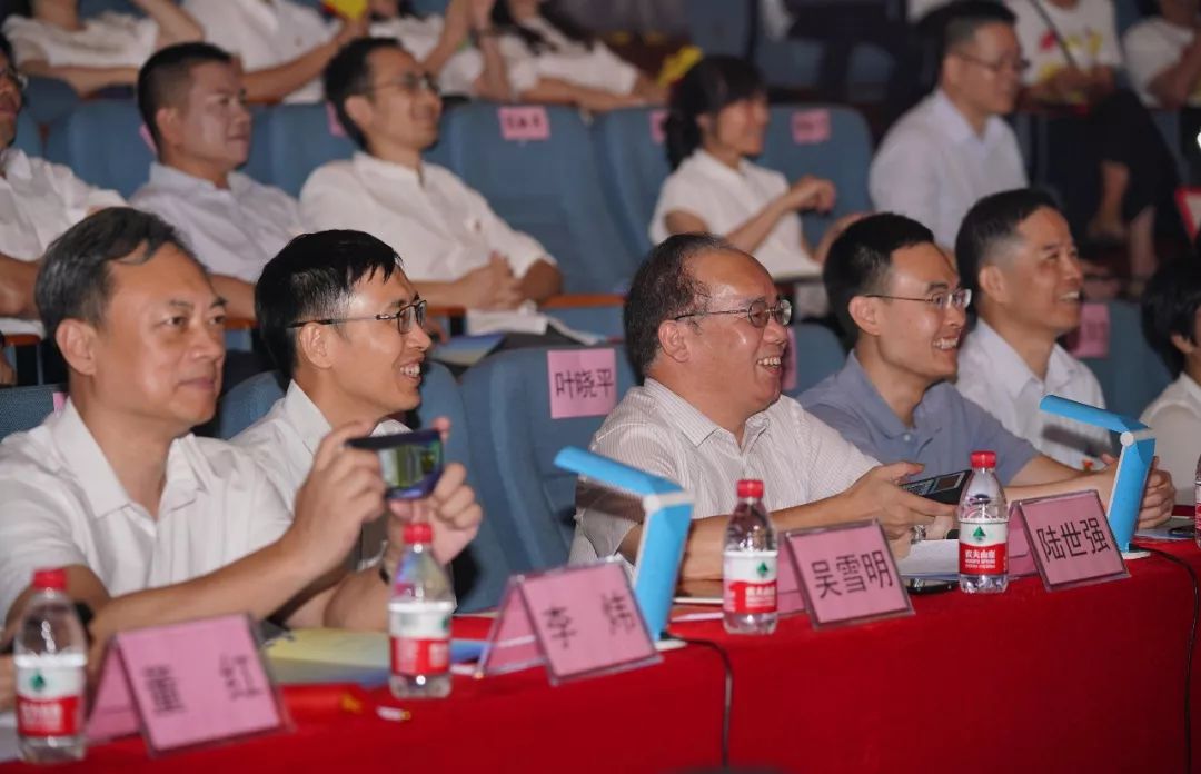 心中有*党**|文广旅体百花竞放，创意庆七一！