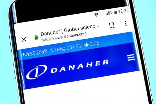 医药健闻周报|罗氏、默克创新中心落地上海；阿尔茨海默症新药在美提交上市申请