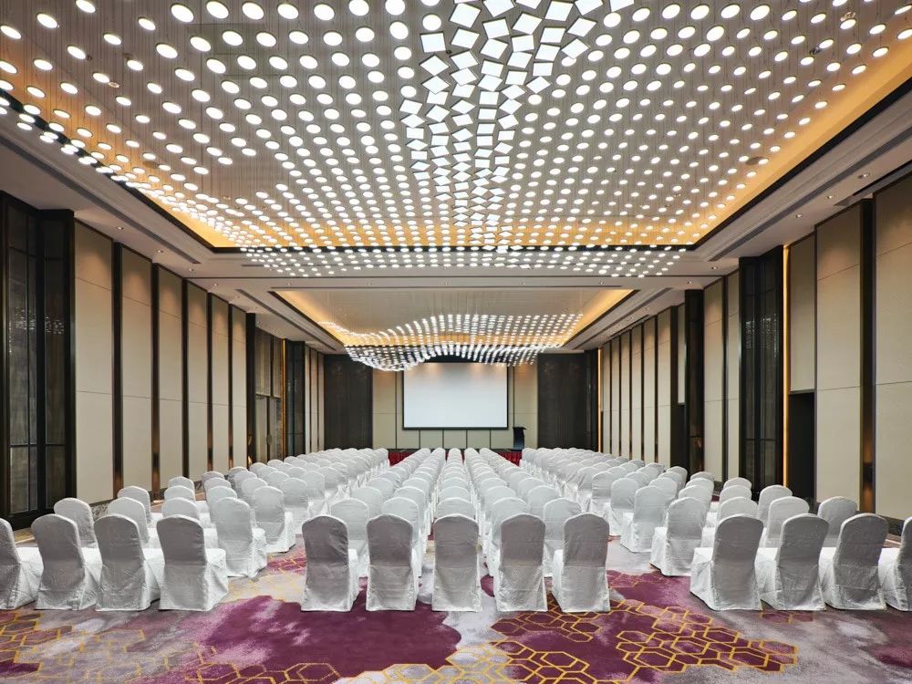 无锡融创皇冠假日酒店多少钱,入住无锡融创皇冠假日酒店