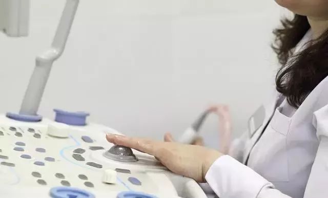 孩子臀纹不对称，看完门诊还是不明白？一次性解答你所有问题