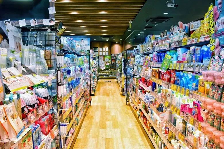 中国游客爆买日本药妆,中国游客日本药妆店