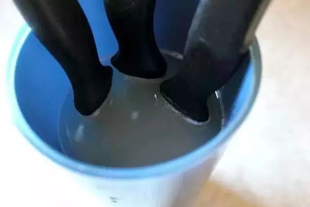 砧板抹油不会发霉,砧板不发霉的小技巧