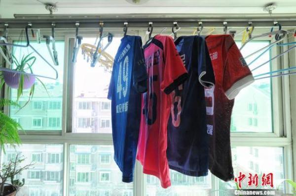 球场野玫瑰,野球场上