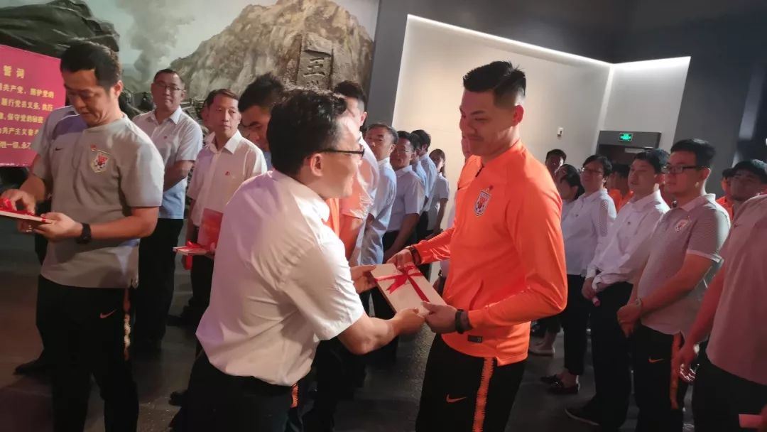 鲁能体育王大雷,鲁能王大雷刘彬彬