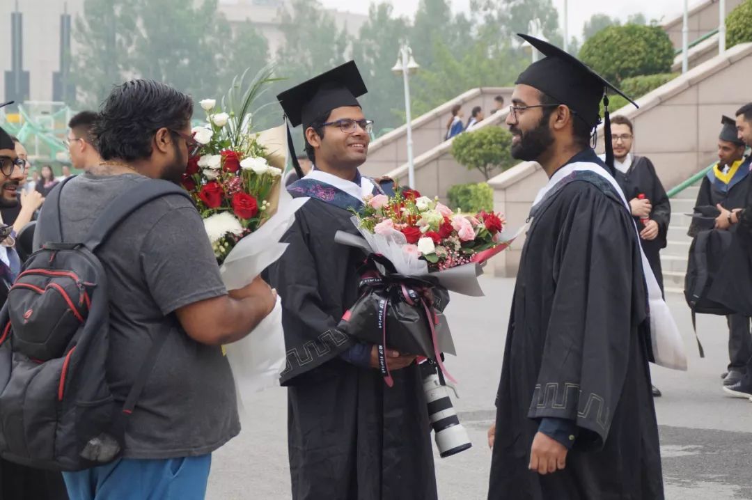 再见了我的大学央视纪录片,再见了我的大学诗朗诵