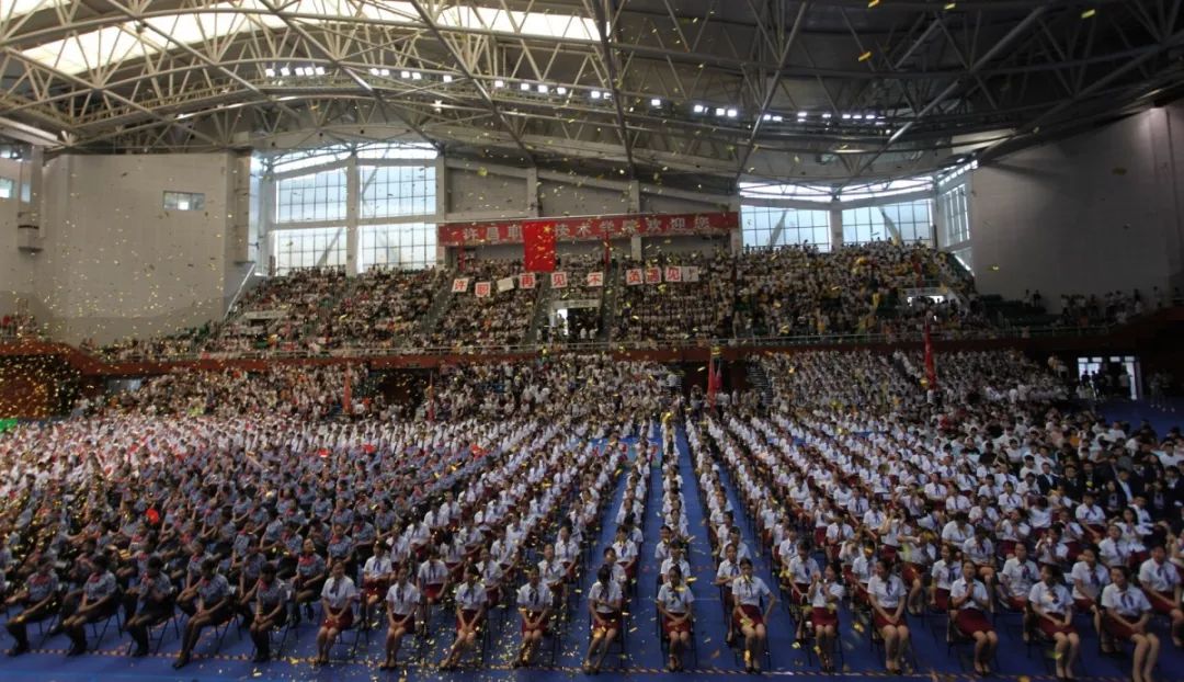 再见了我的大学央视纪录片,再见了我的大学诗朗诵
