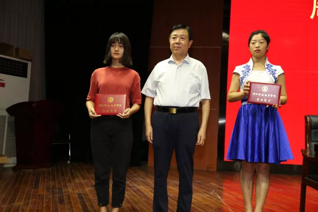 再见了我的大学央视纪录片,再见了我的大学诗朗诵