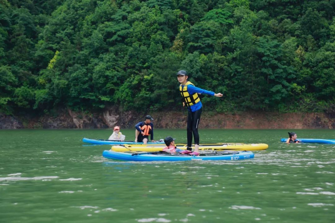又挖到个21℃的清凉山城，还藏着人均¥300+就能入住的浙南“小星野”，仅限200套
