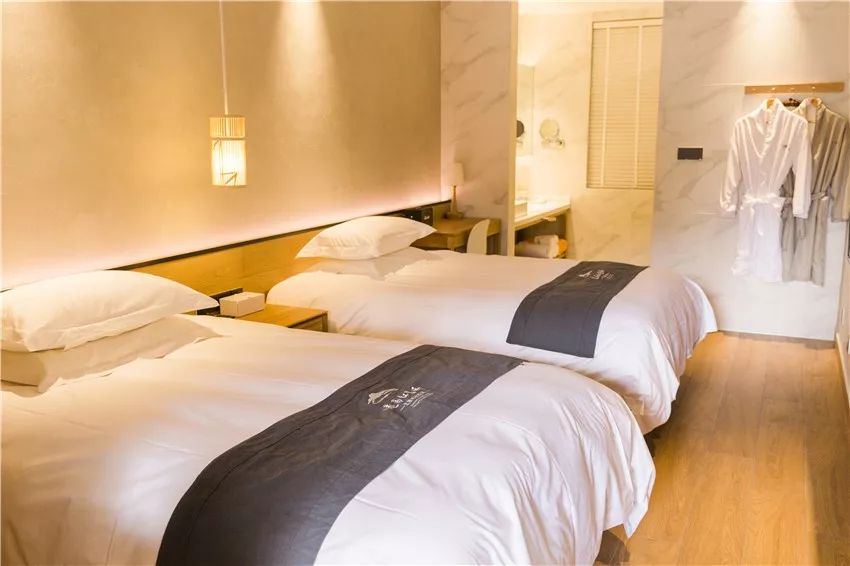 又挖到个21℃的清凉山城，还藏着人均¥300+就能入住的浙南“小星野”，仅限200套