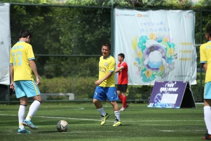 超燃超有气势运动会开幕式,很燃的足球比赛