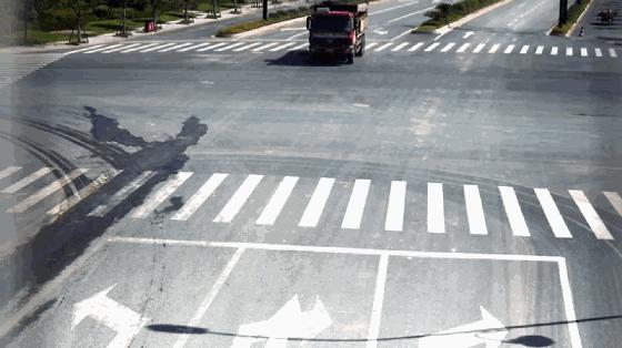 电动车闯红灯为啥是主责不是全责,电动车闯红灯全责的医疗费怎么办